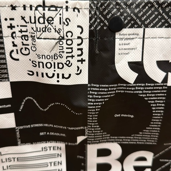 NEW ❤️ LULULEMON REUSABLE BE ALL IN TOTE BAG WITH BLACK HANDLES AND SNAP CLOSURE - Picture 3 of 9